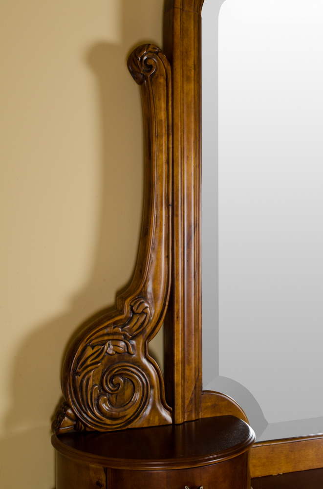 Pulaski Furniture Edwardian Vanity with Mirror