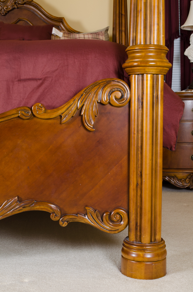Pulaski Furniture Edwardian King-Sized Four-Poster Bed