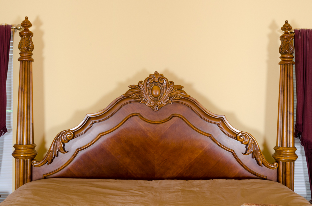 Pulaski Furniture Edwardian King-Sized Four-Poster Bed