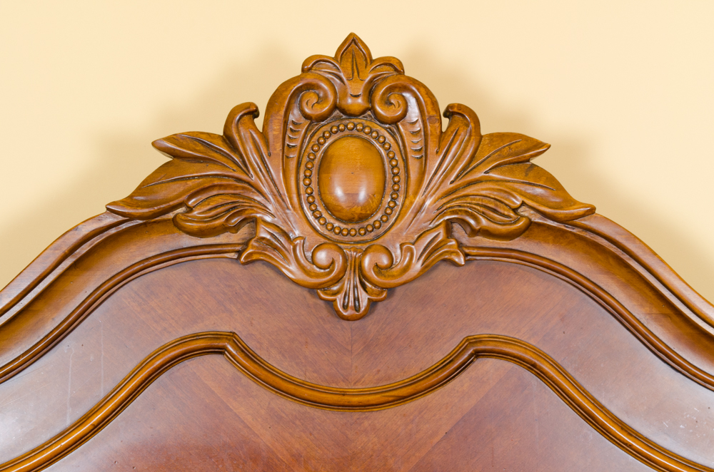 Pulaski Furniture Edwardian King-Sized Four-Poster Bed