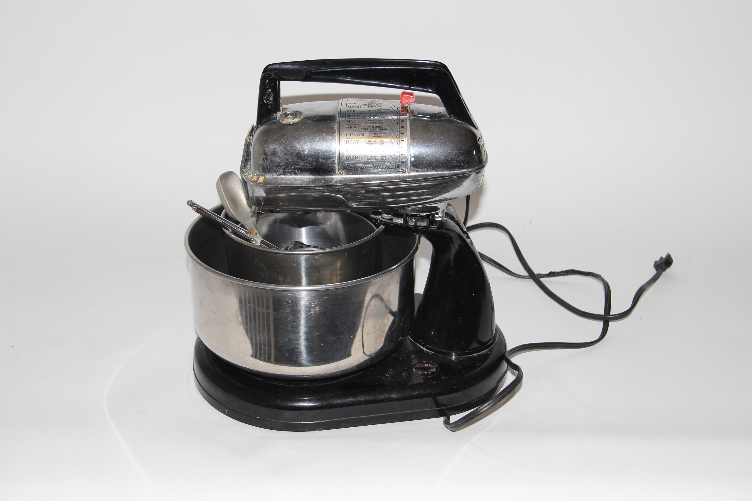 Collection of Mid Century Vintage Cookware Items
