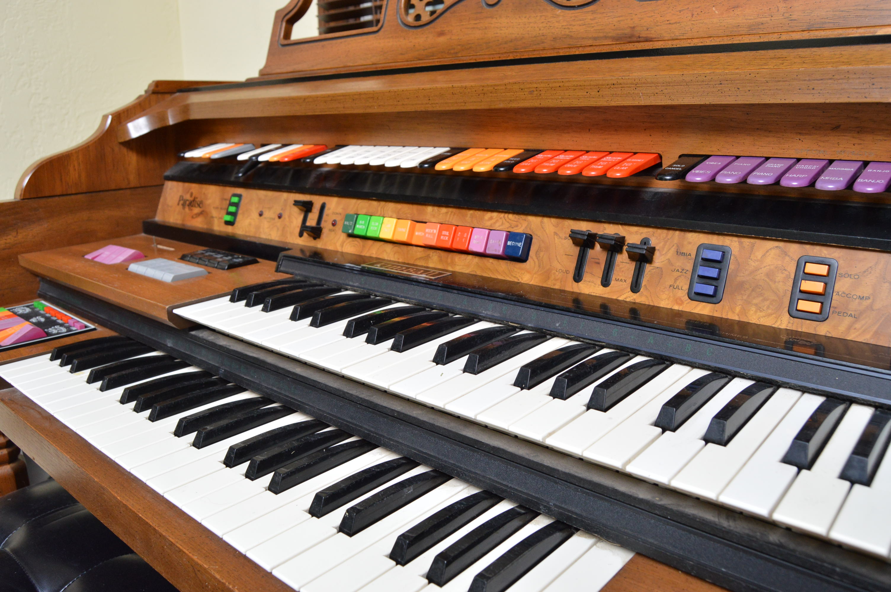 Kimball "The Entertainer" Electric Organ