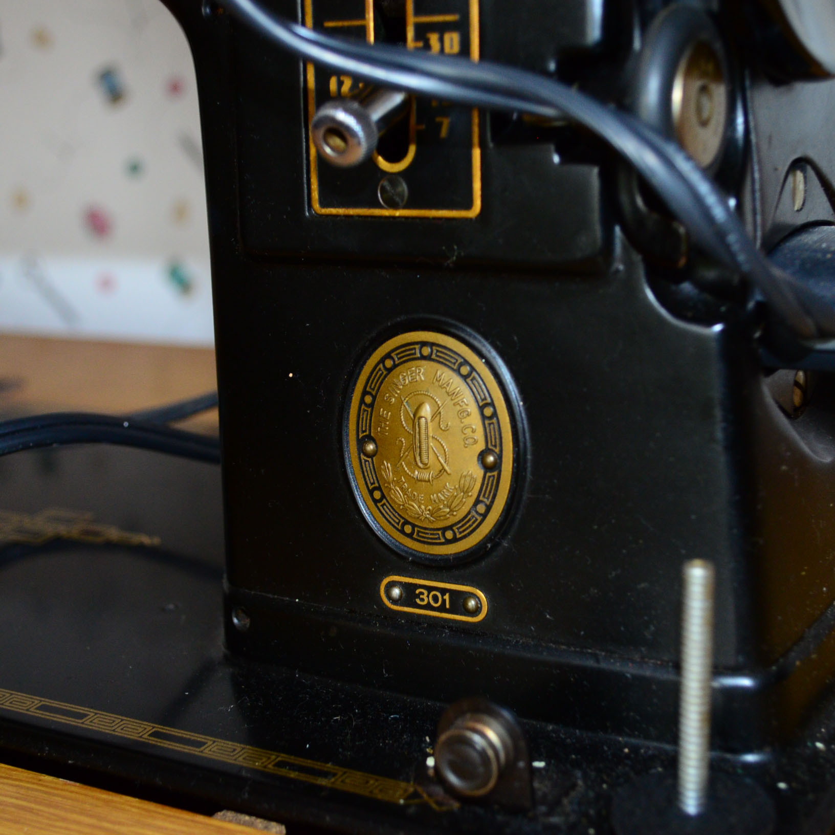 Vintage Singer 301 Sewing Machine & Vintage Cabinet