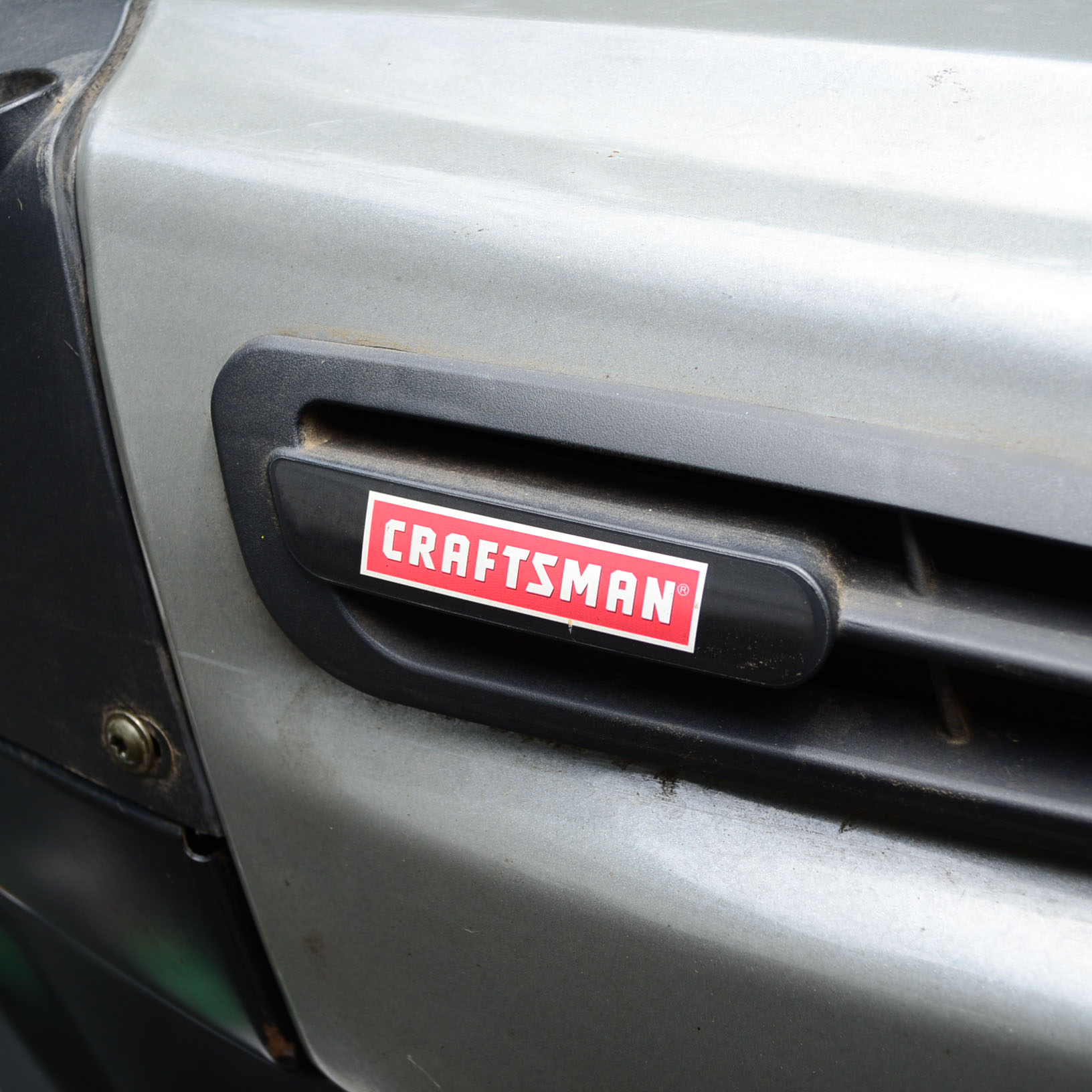 Craftsman LTS2000 42" Riding Lawn Tractor