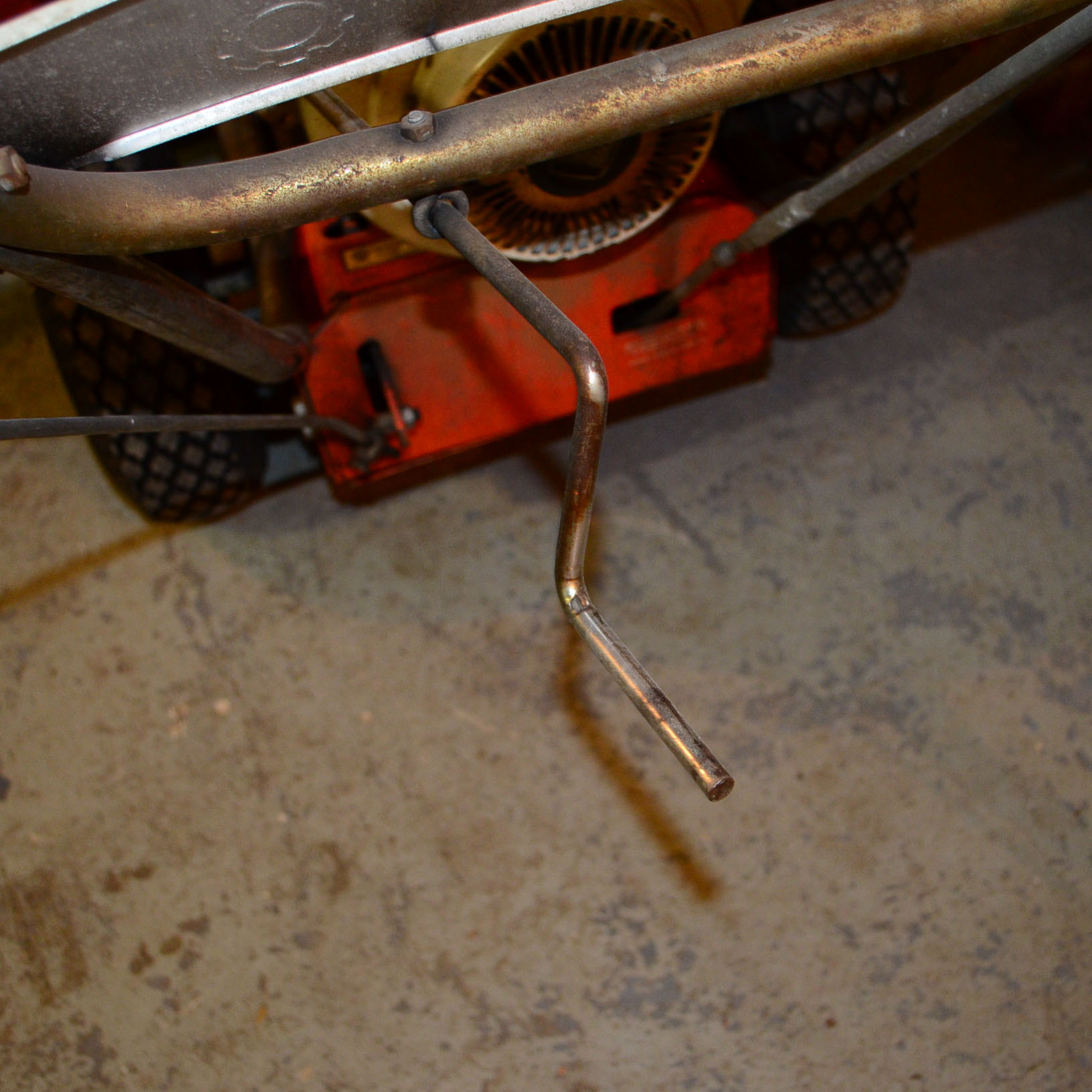 Ariens Sno-Thro Gas Powered Snowblower