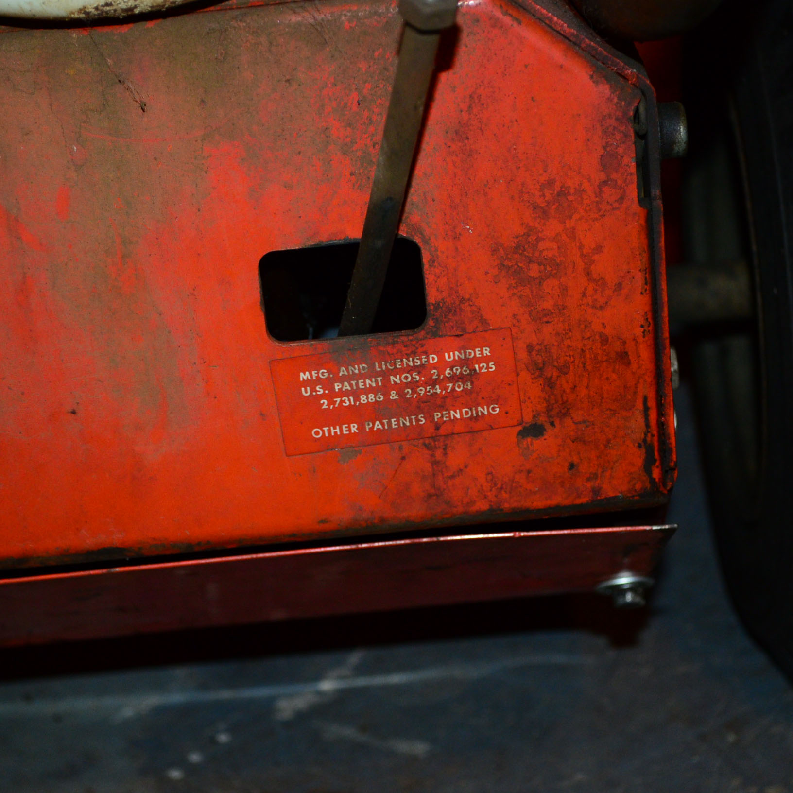 Ariens Sno-Thro Gas Powered Snowblower