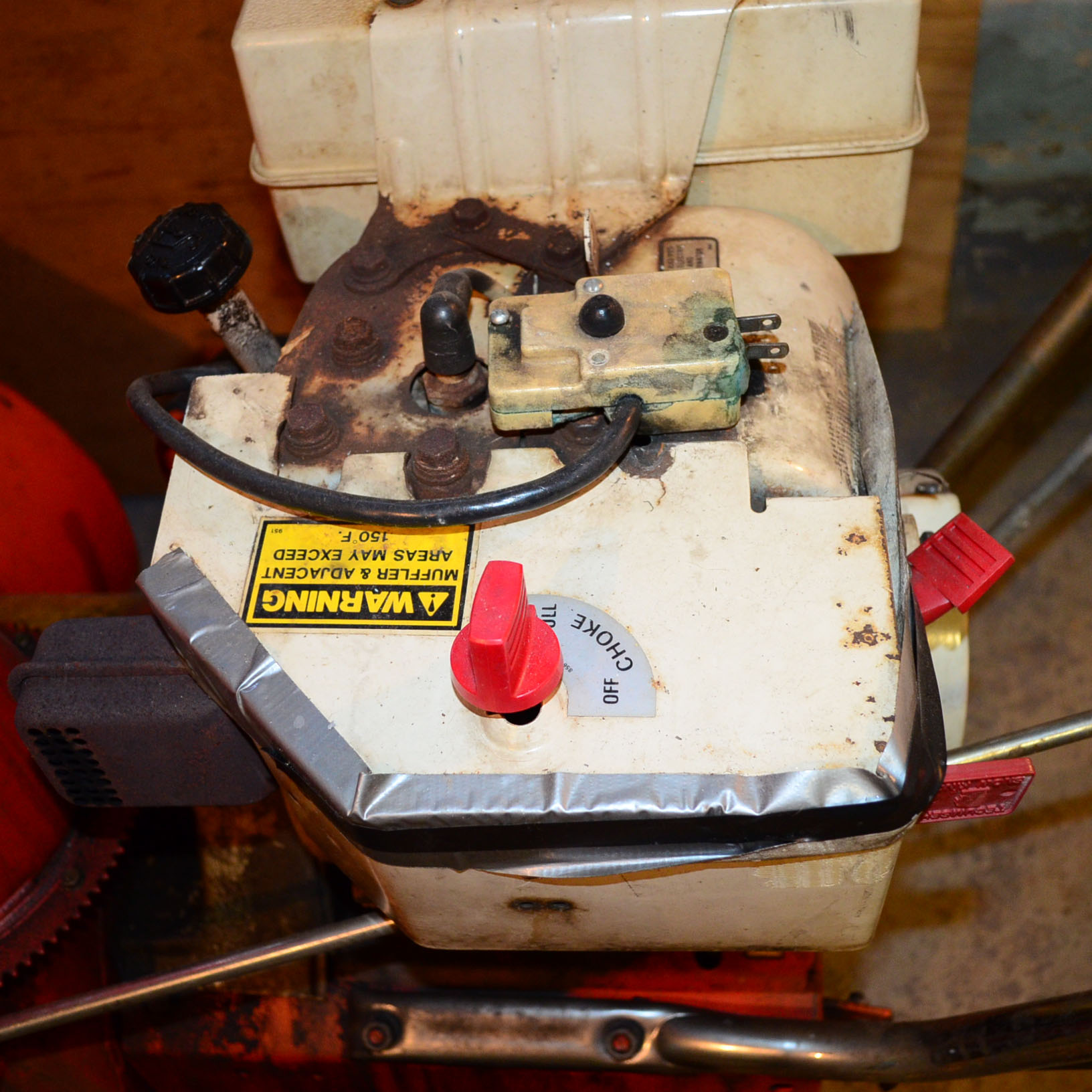 Ariens Sno-Thro Gas Powered Snowblower