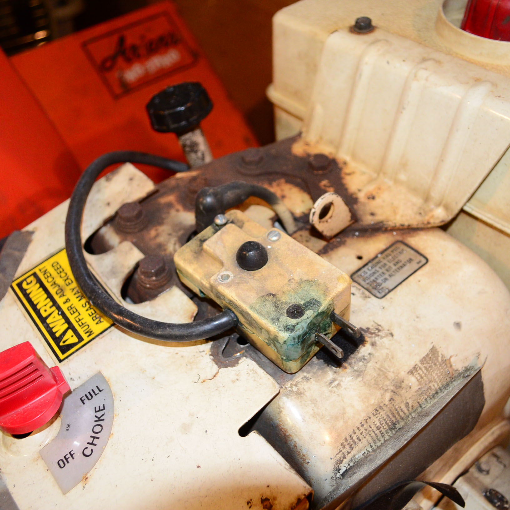 Ariens Sno-Thro Gas Powered Snowblower