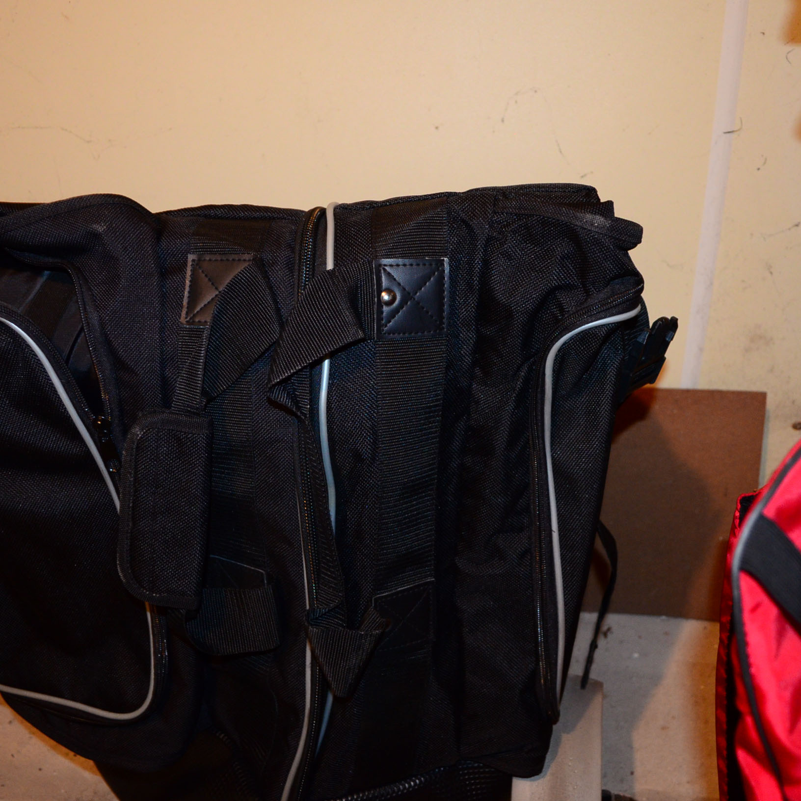 Vintage Golf Clubs & Metal Caddy