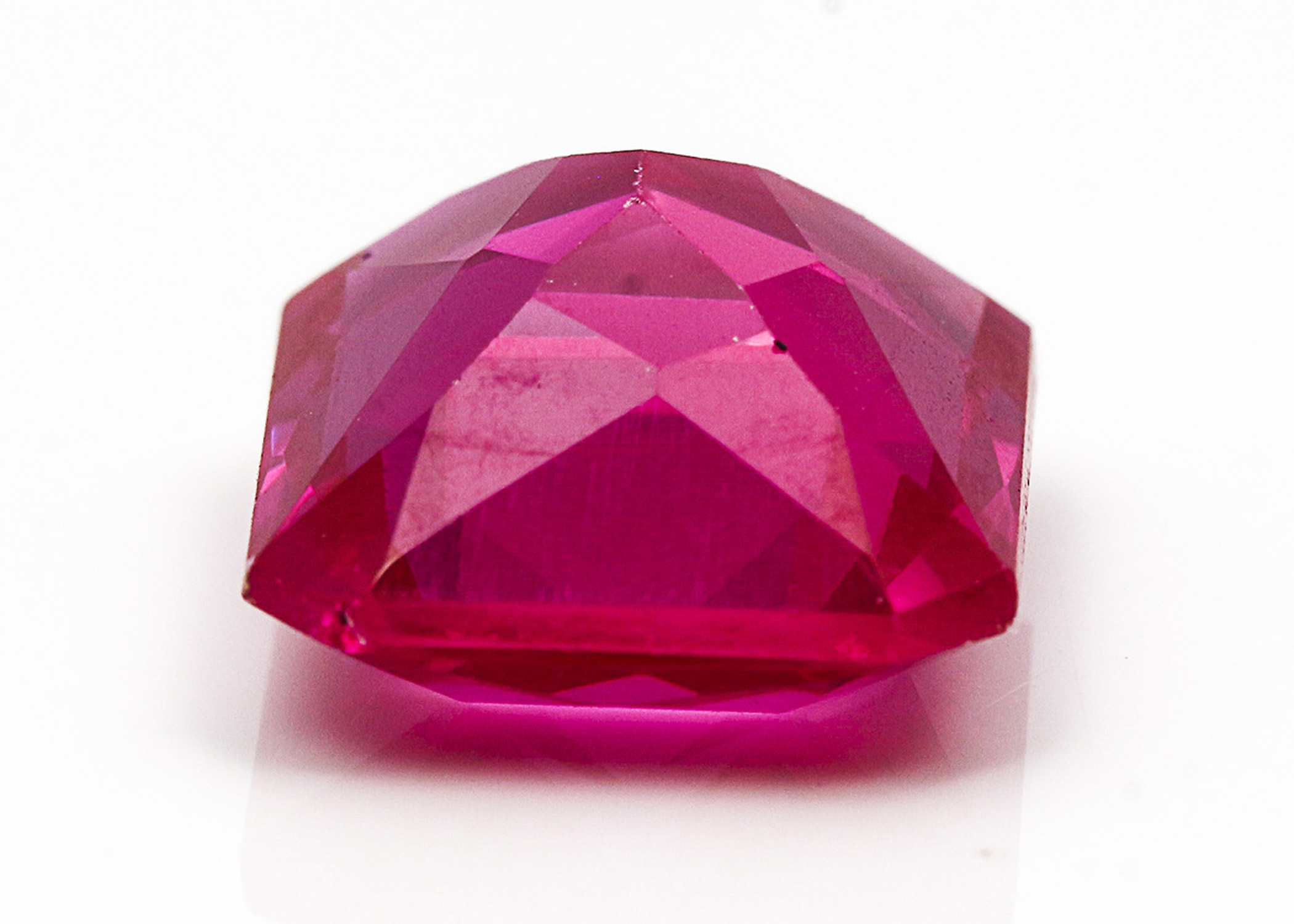 7.58 Carat Synthetic Pink Sapphire