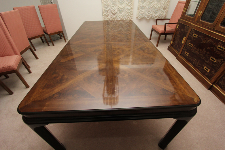 Heritage Connoisseur Dining Table
