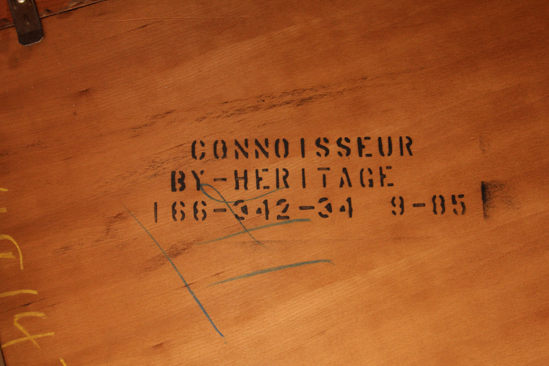 Heritage Connoisseur Dining Table