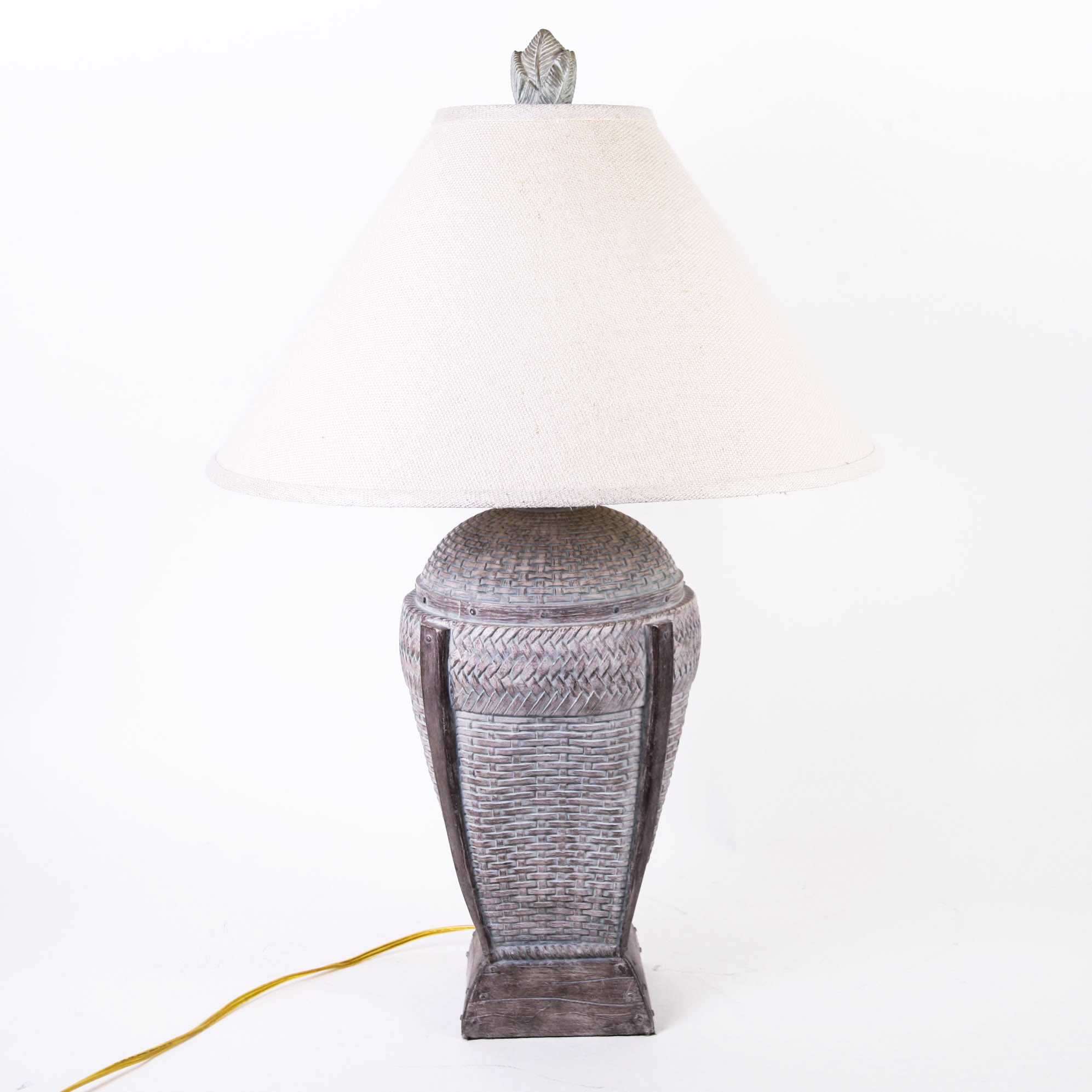 Decorative Basket Weave Table Lamp