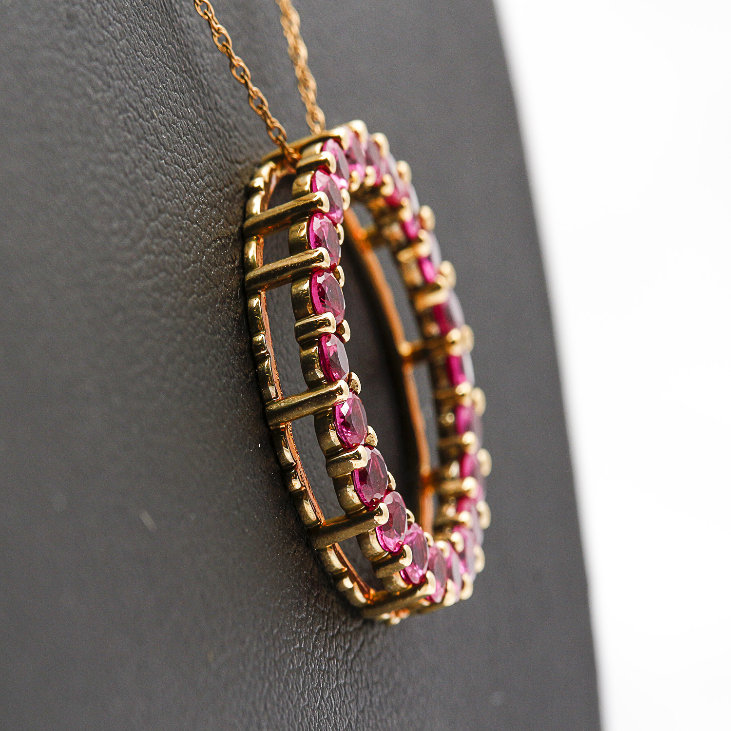 10K Yellow Gold Synthetic Ruby Circle Pendant Necklace