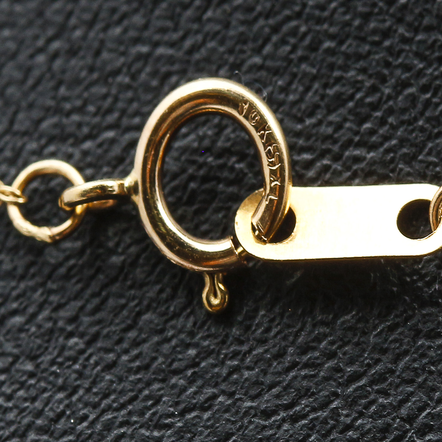 10K Yellow Gold Synthetic Ruby Circle Pendant Necklace