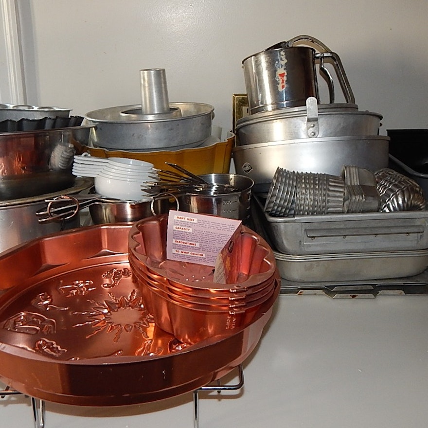 Large Lot of Bakeware