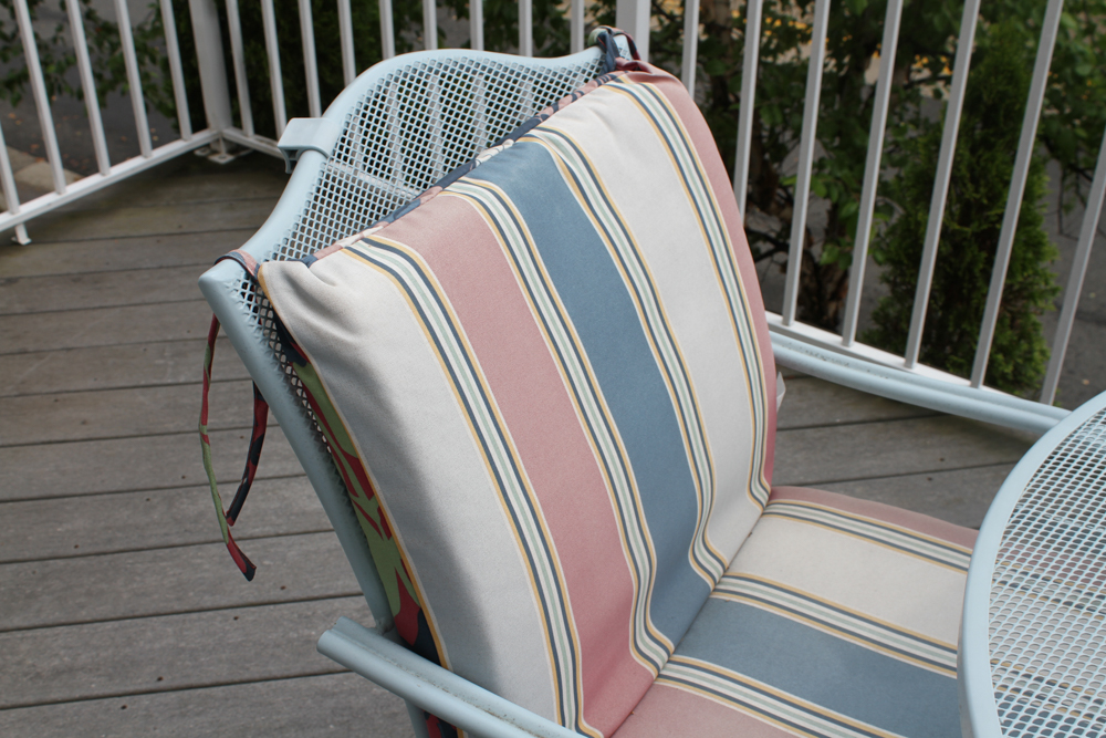 Powder Blue Patio Table and Chairs with Cover