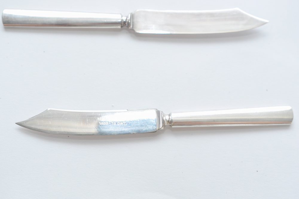 Spalding & Co. 1833 12 DWT. Knives