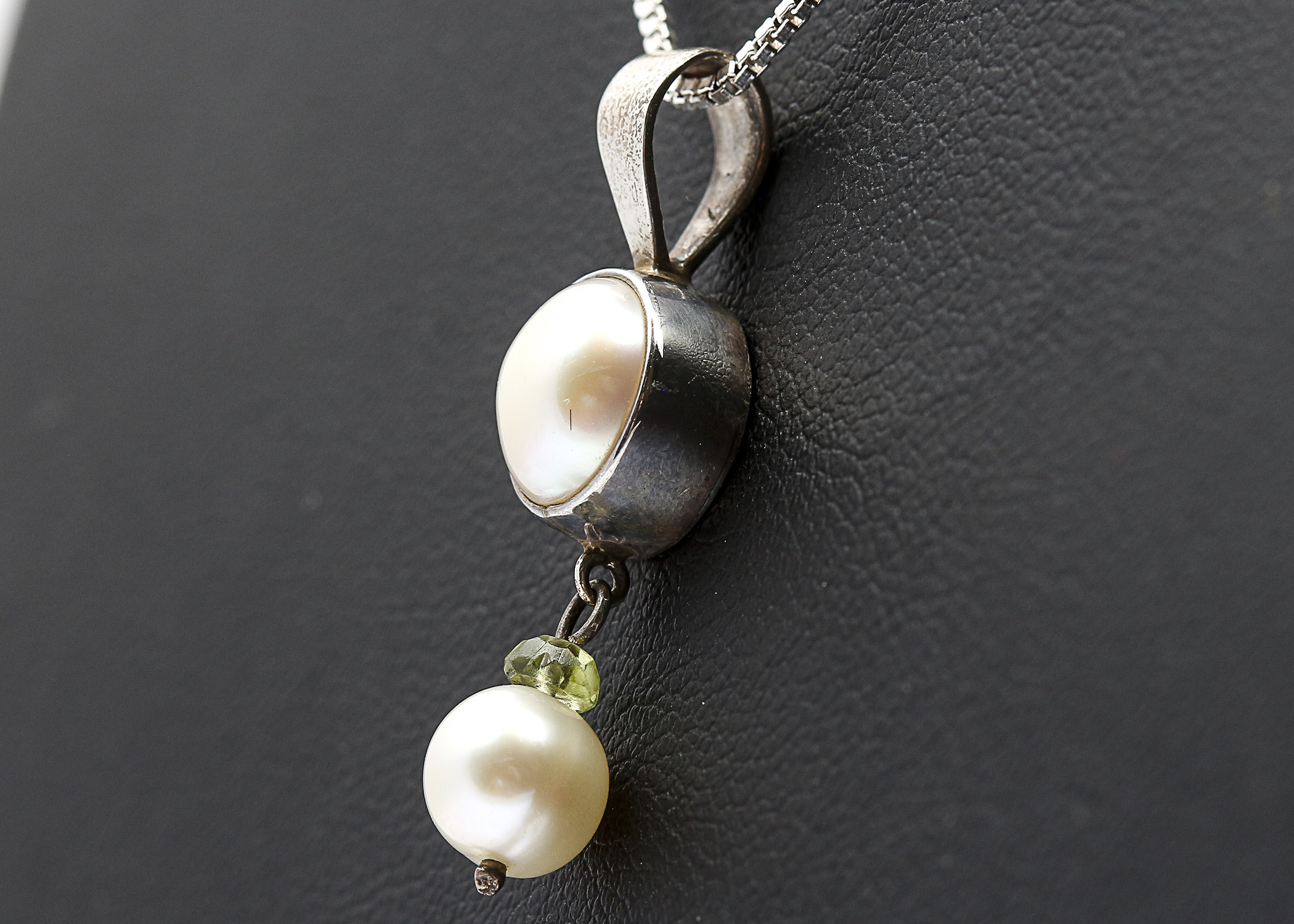 Sterling Silver Pearl and Peridot Pendant Necklace