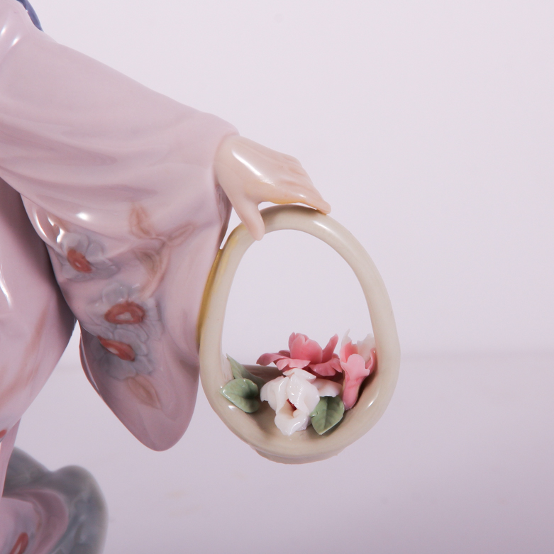 Lladro Porcelain  "Michiko" Figurine