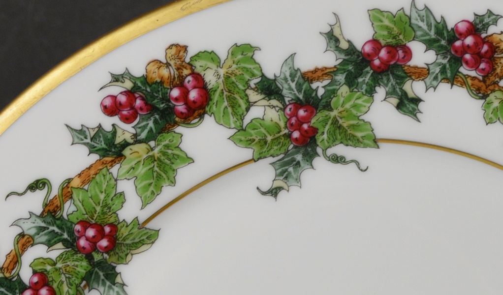 Twelve The Holly and the Ivy Royal Gallery Dinner Plates