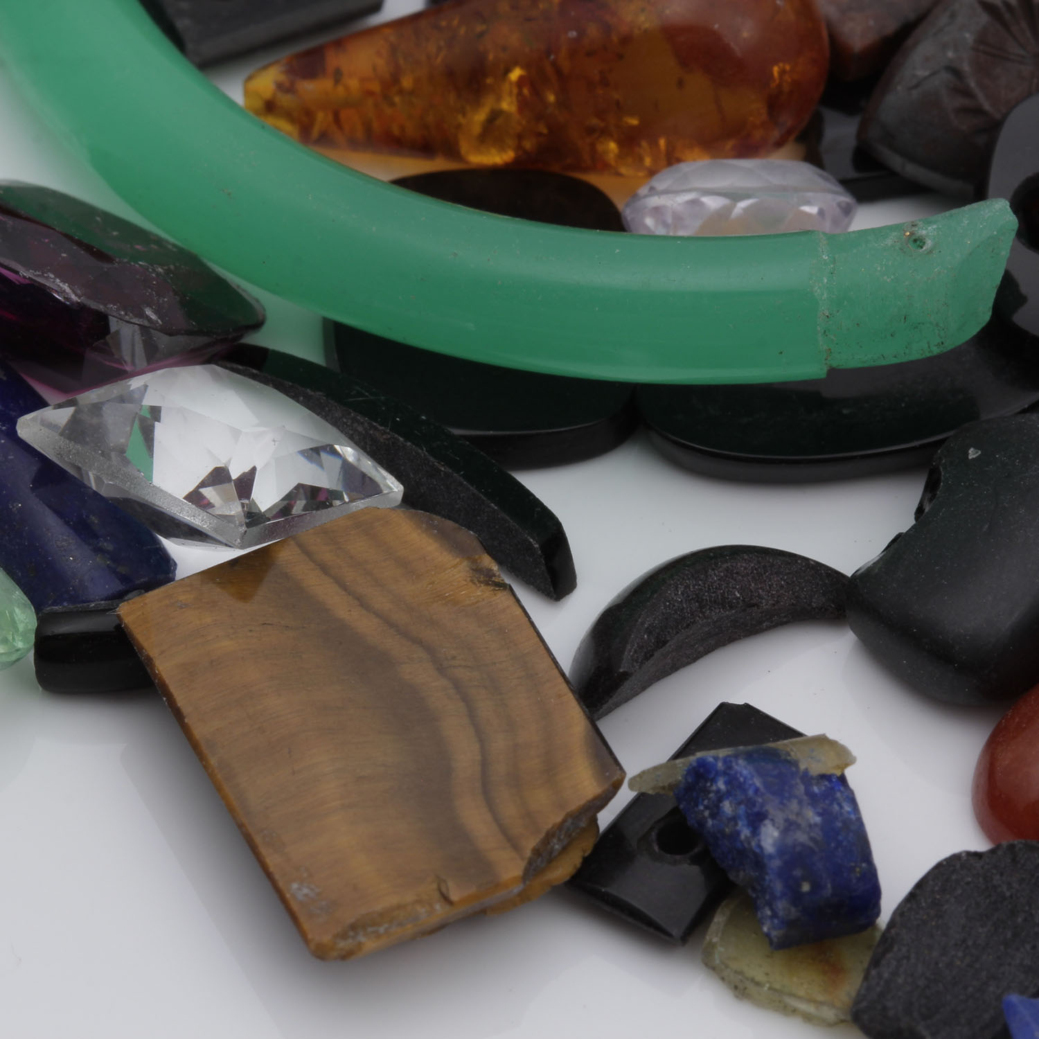 712 Carat Mixed Bag of Gemstones