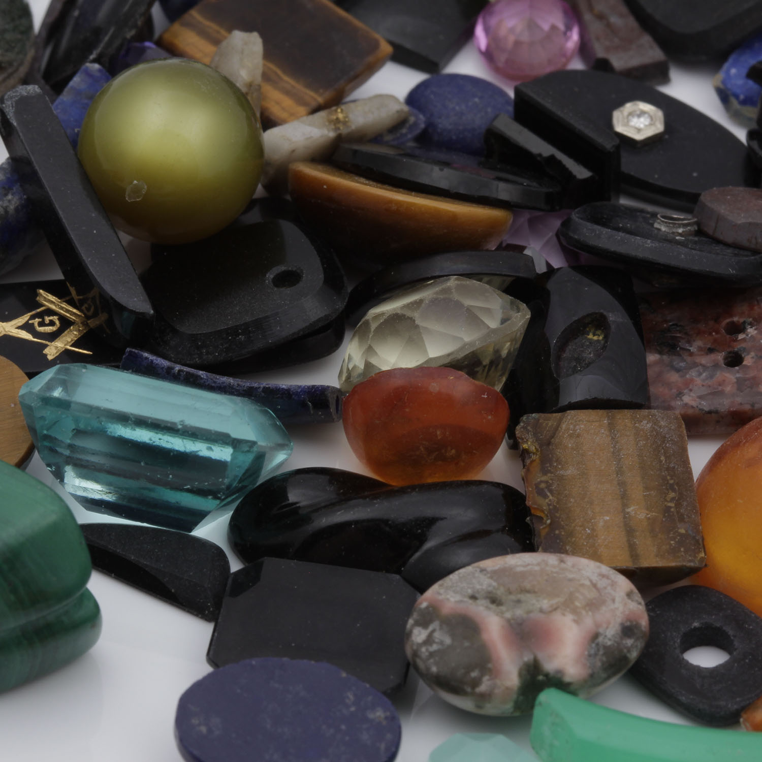 712 Carat Mixed Bag of Gemstones