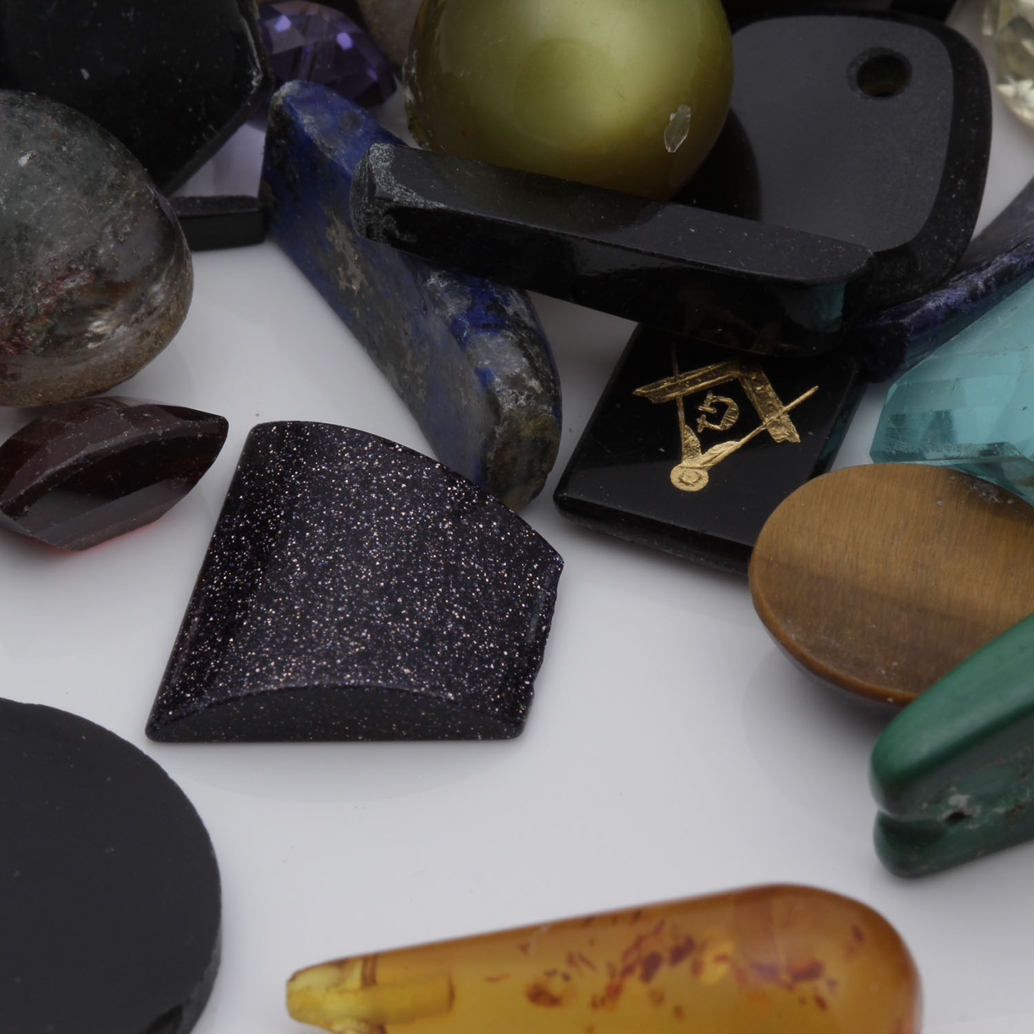 712 Carat Mixed Bag of Gemstones