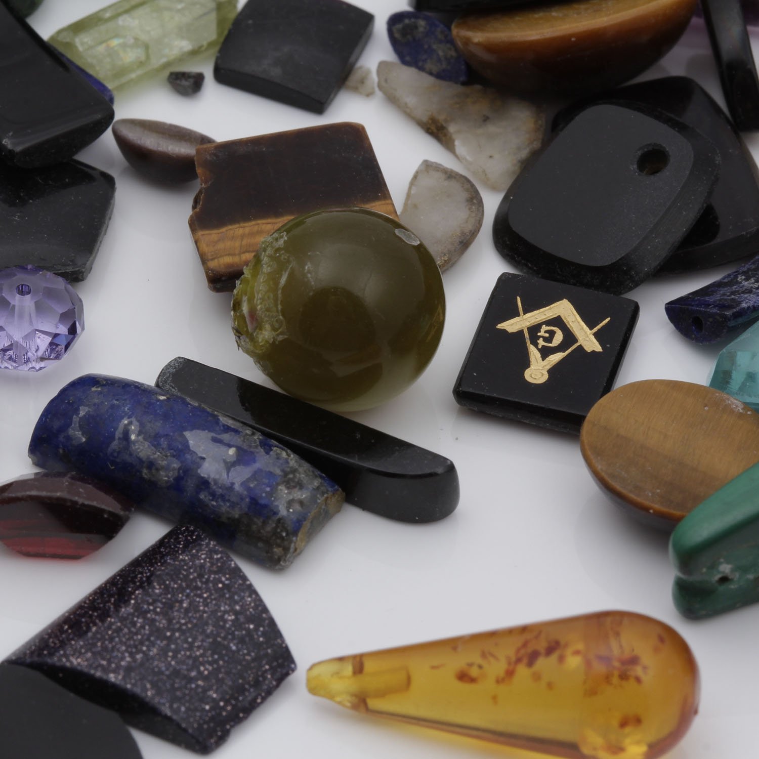 712 Carat Mixed Bag of Gemstones