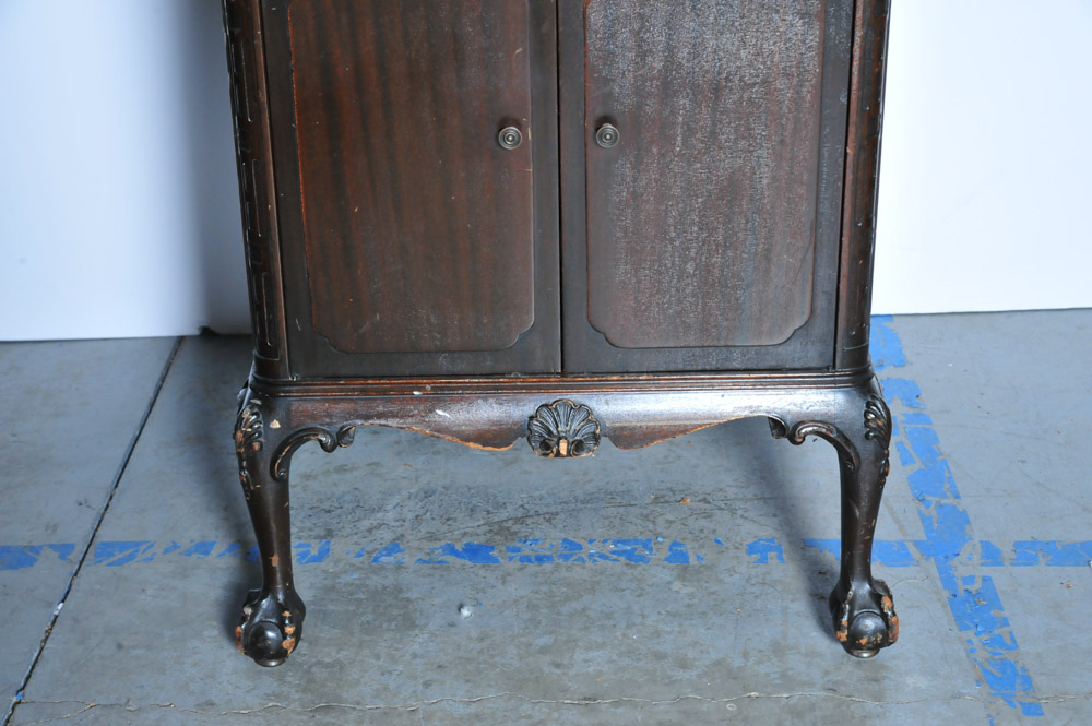 Semi-Antique Victor VV-370 "Designer" Upright Victrola