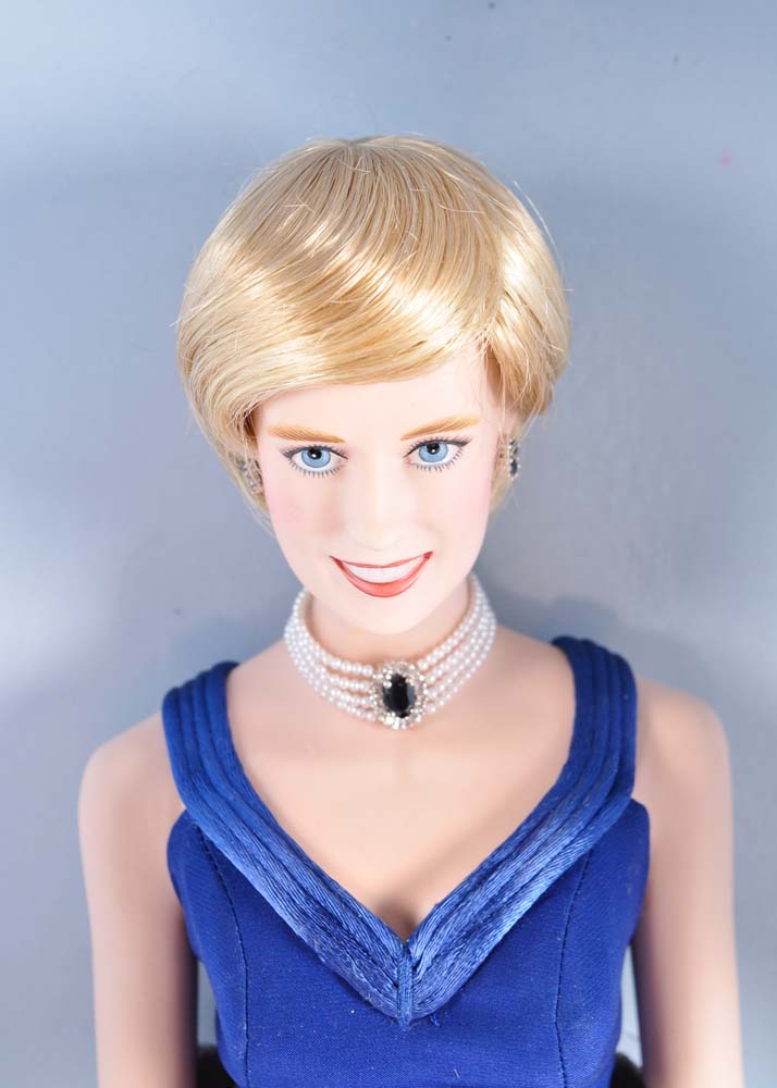 The Franklin Mint Diana Princess of Wales Porcelain Portrait Doll