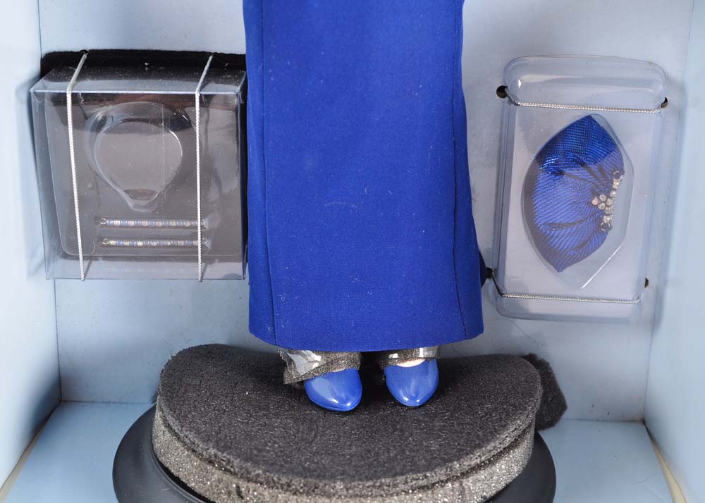 The Franklin Mint Diana Princess of Wales Porcelain Portrait Doll