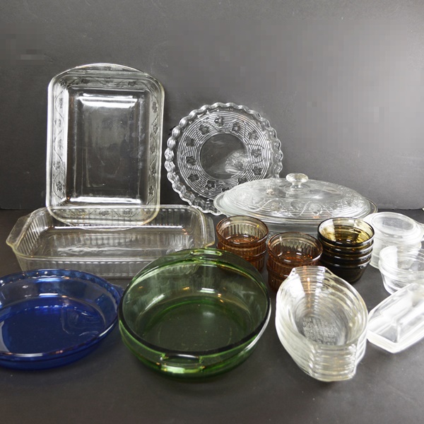 Collection of Pyrex and Anchor Hocking Glass Bakeware