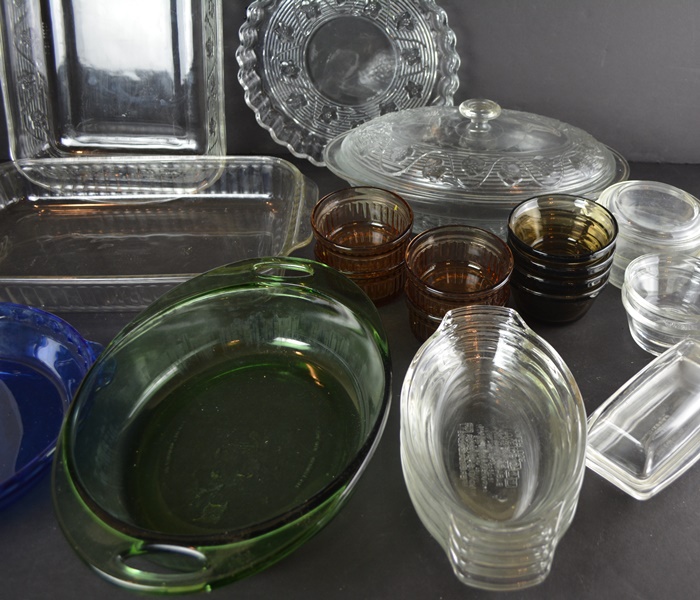 Collection of Pyrex and Anchor Hocking Glass Bakeware