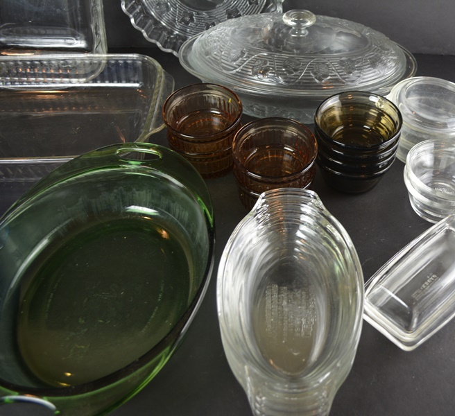 Collection of Pyrex and Anchor Hocking Glass Bakeware