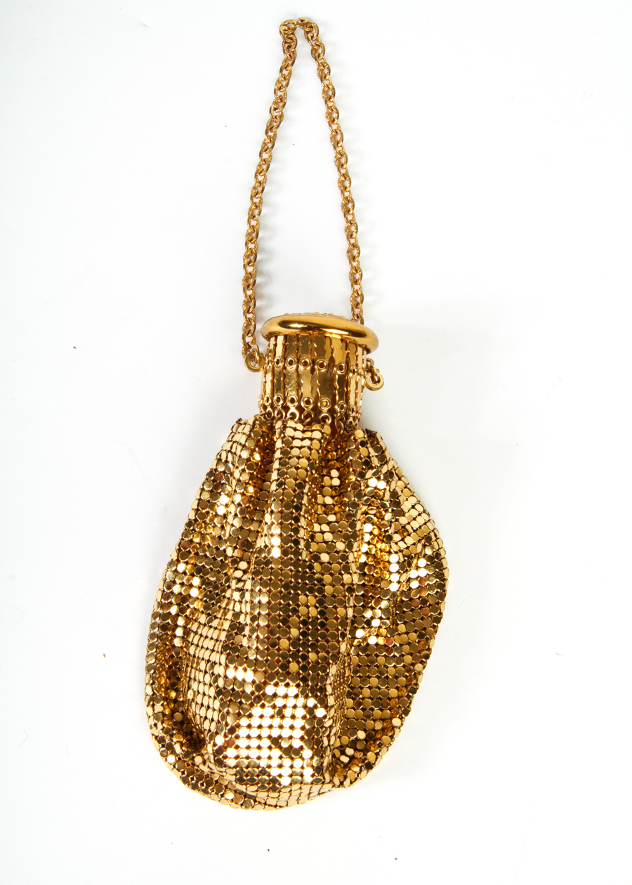 Vintage Whiting & Davis Co. Gold Tone Mesh Beggar’s Purse