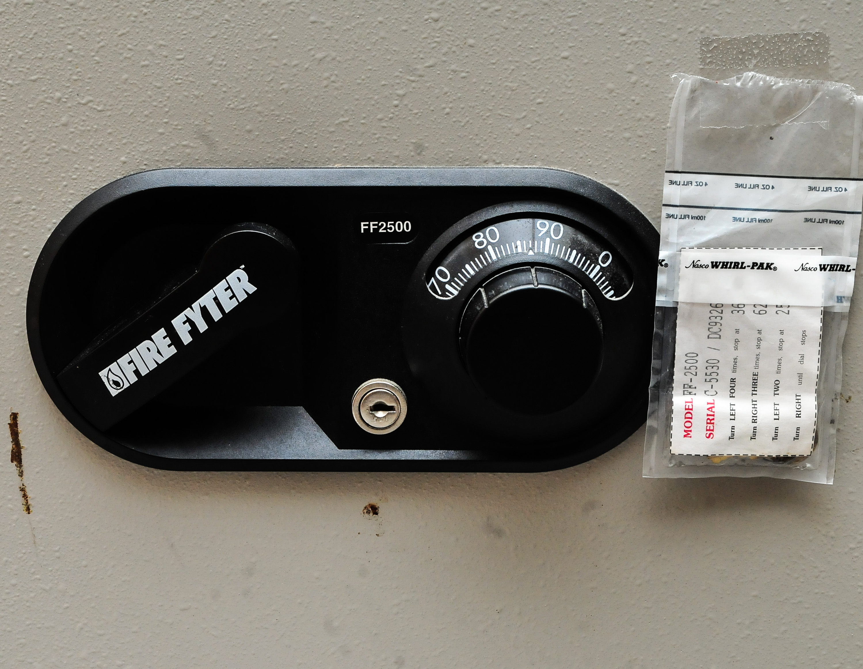 "Fire Fyter" FF2500 Combination Safe