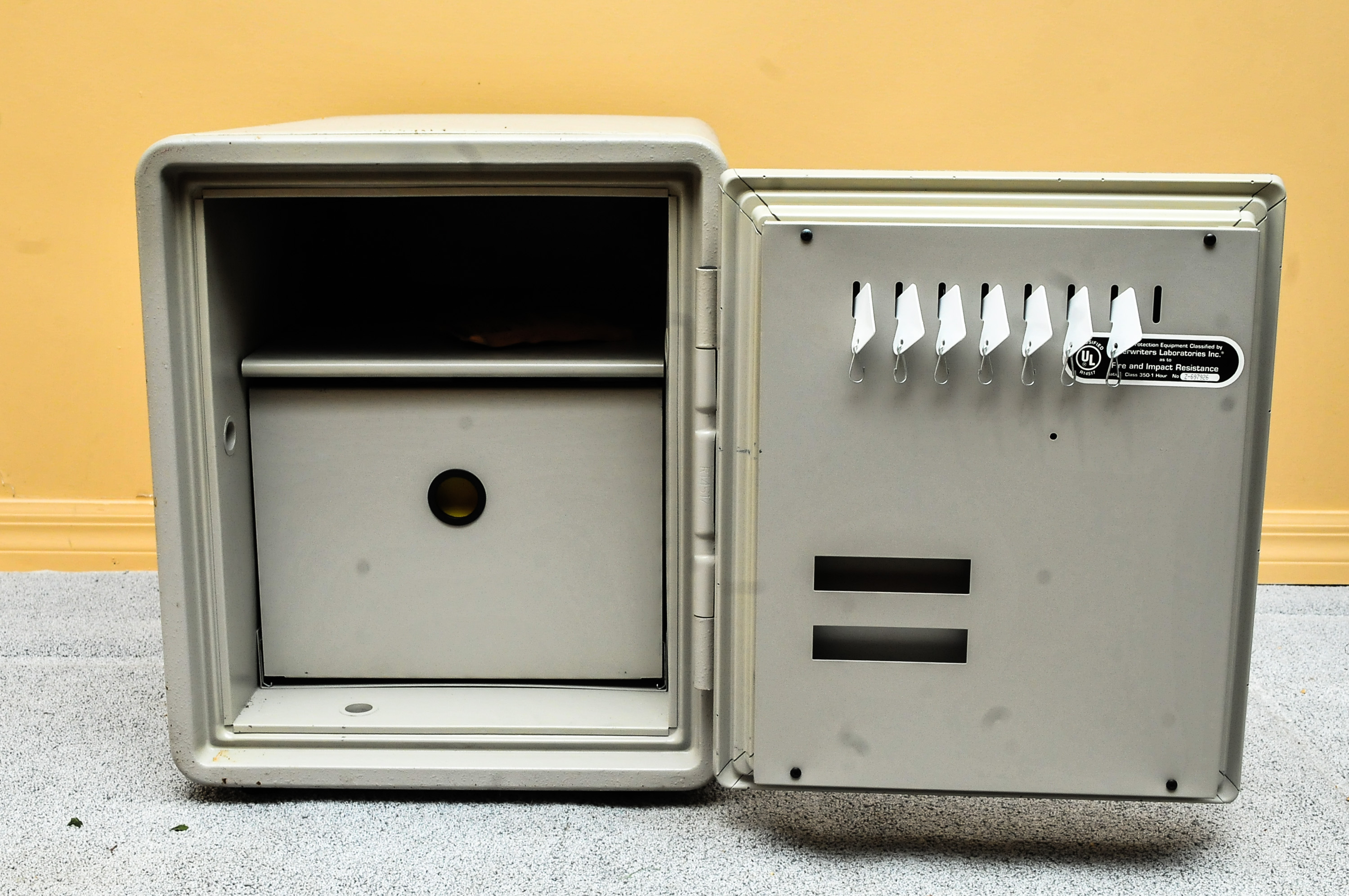 "Fire Fyter" FF2500 Combination Safe