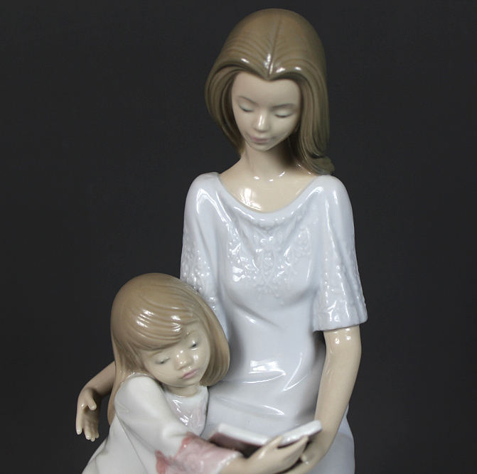 Lladro "Bedtime Story" Figurine