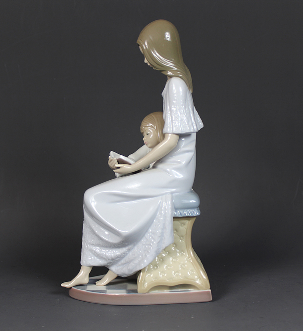 Lladro "Bedtime Story" Figurine