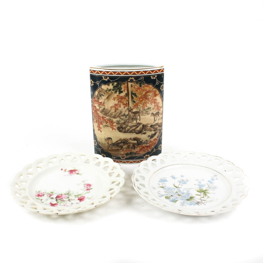 Porcelain Decorative Plates With Vase