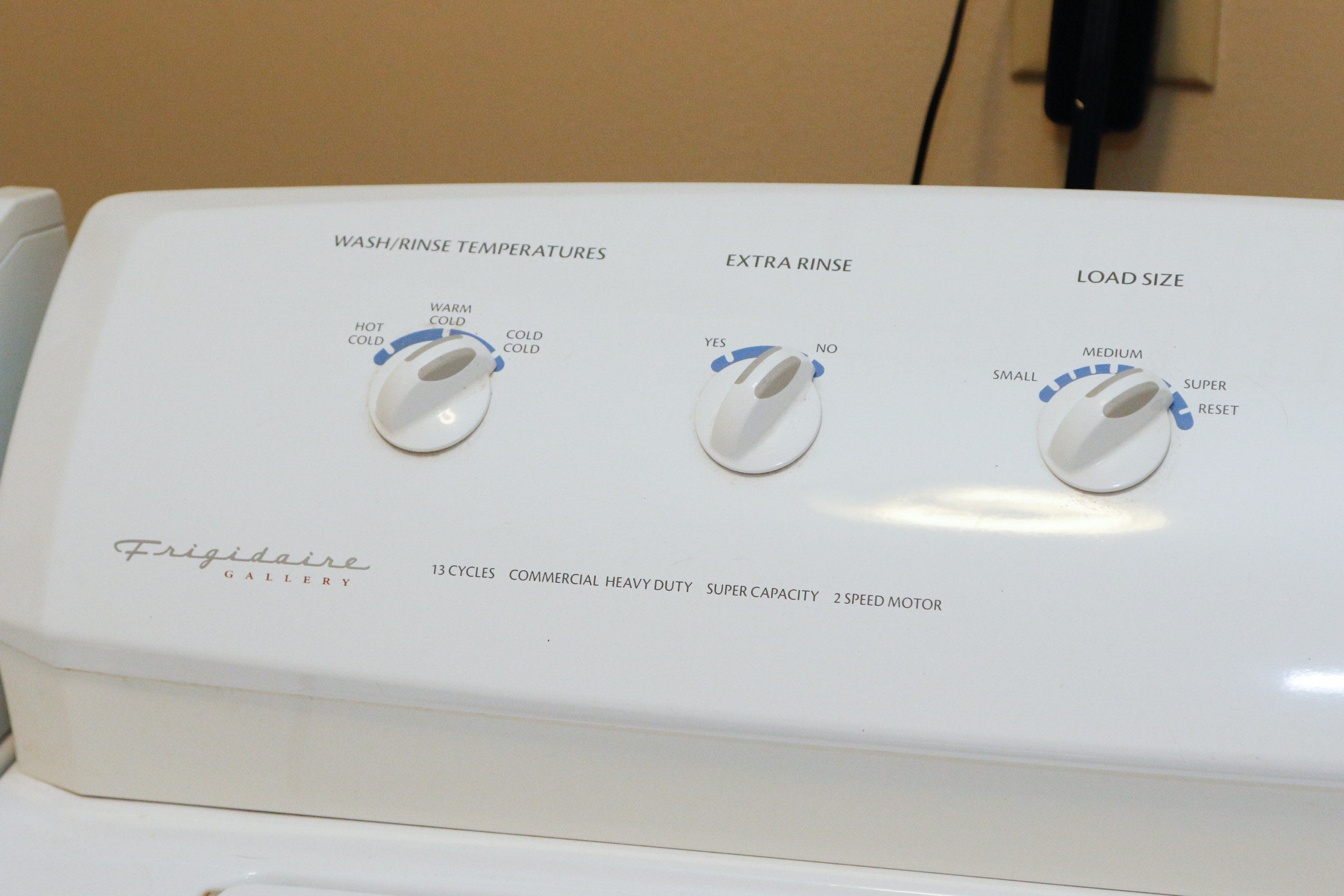 Frigidaire Gallery Washer and Whirlpool Estate Dryer Set