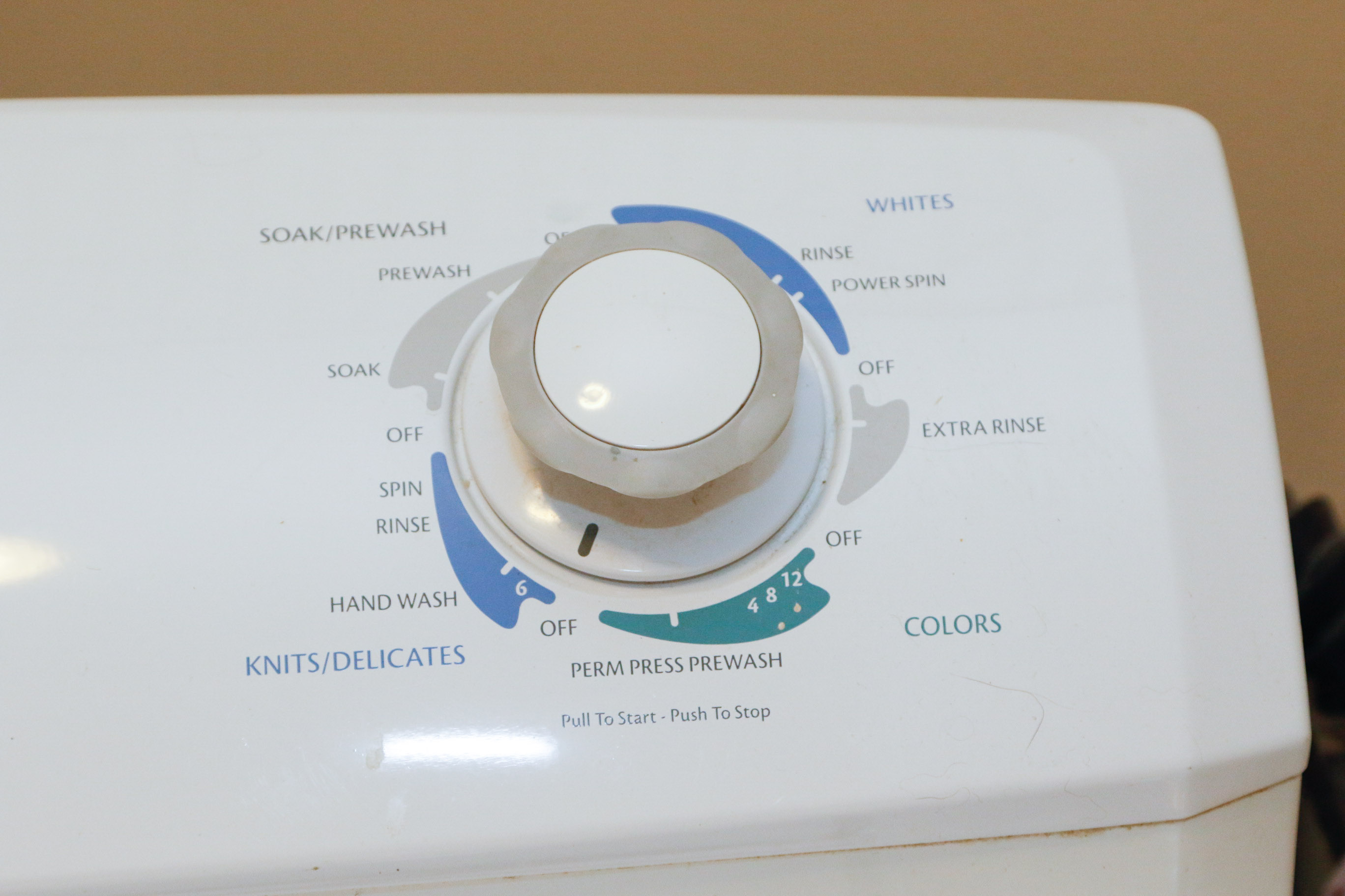 Frigidaire Gallery Washer and Whirlpool Estate Dryer Set