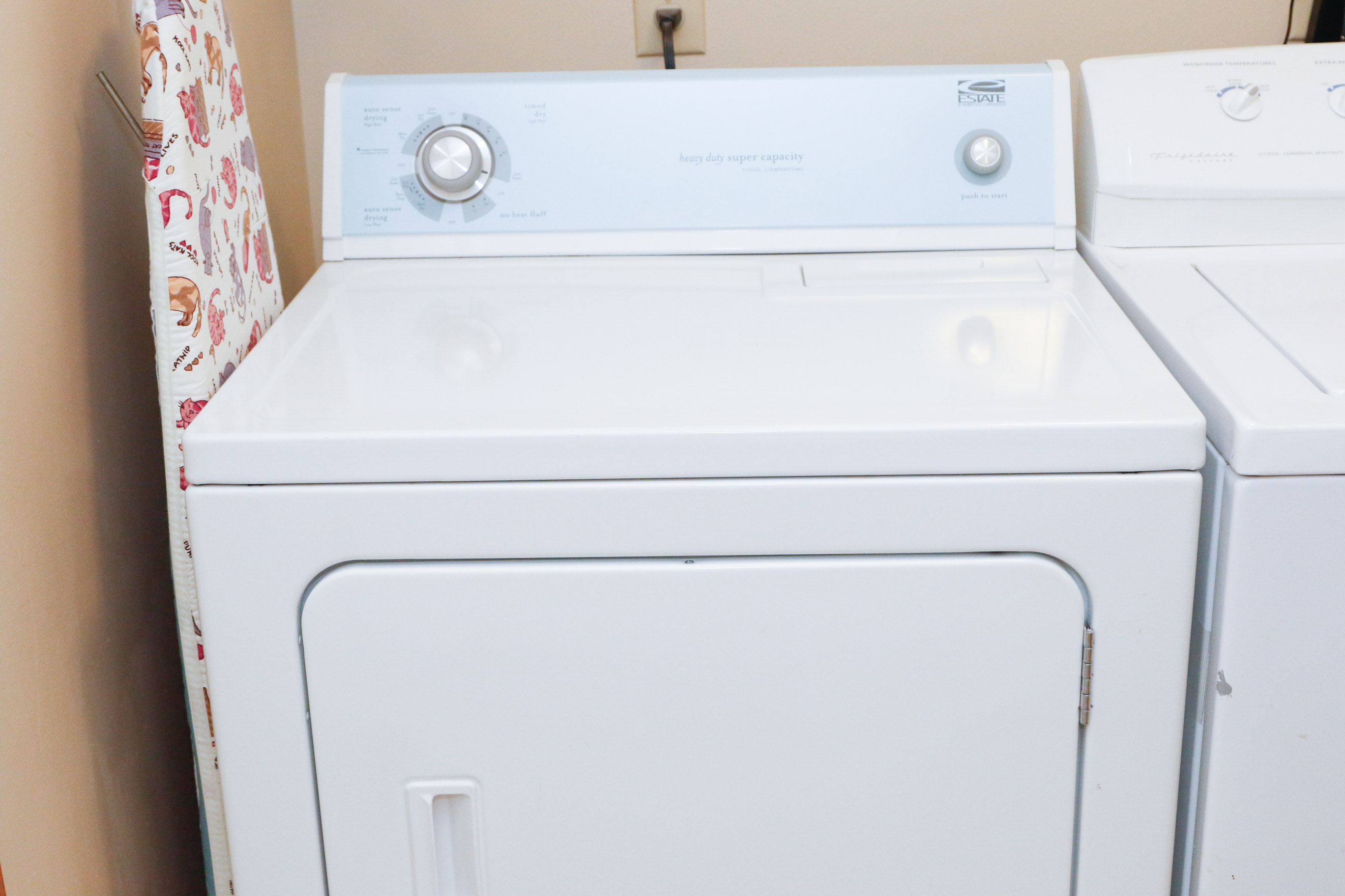 Frigidaire Gallery Washer and Whirlpool Estate Dryer Set