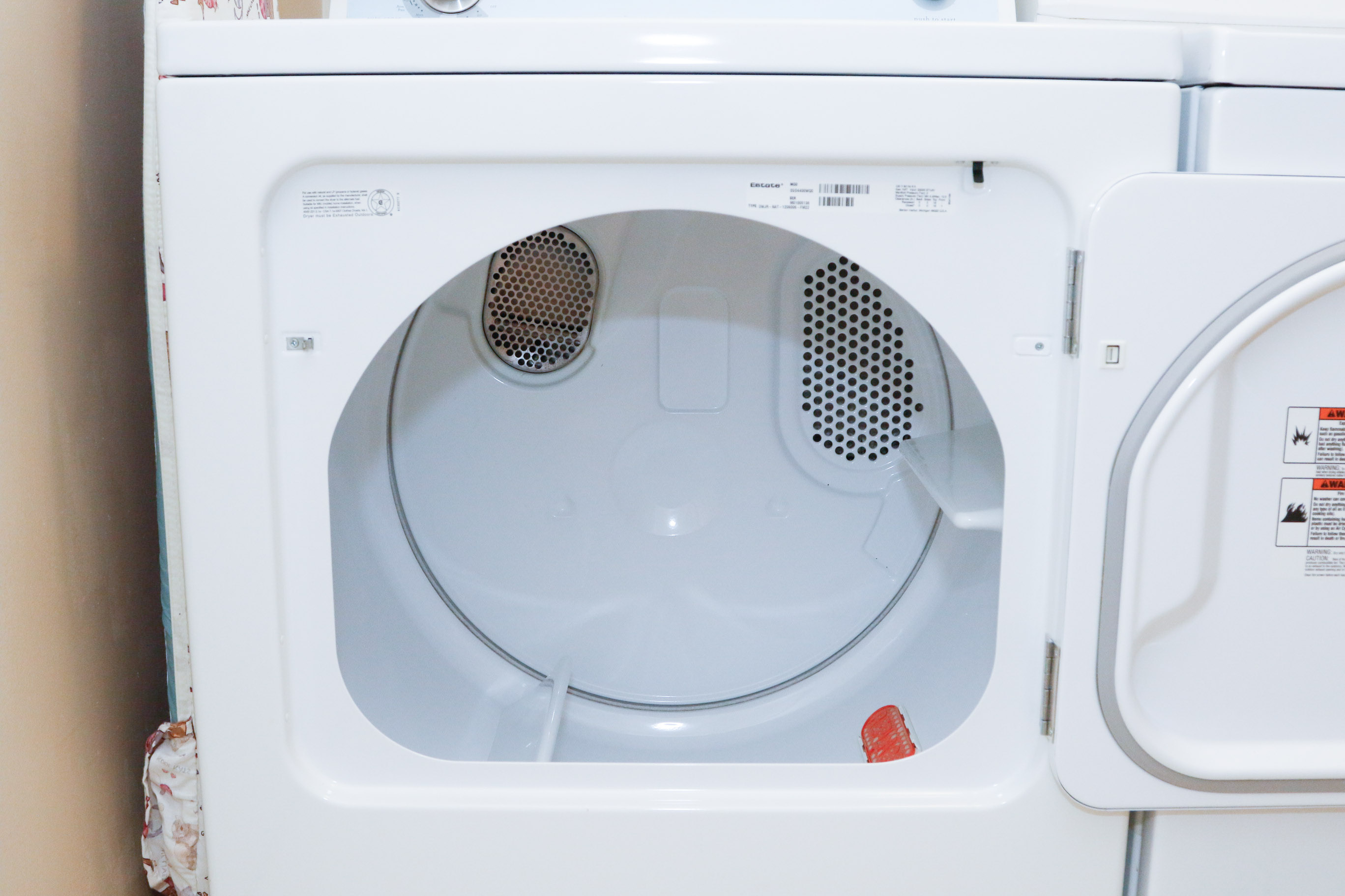 Frigidaire Gallery Washer and Whirlpool Estate Dryer Set