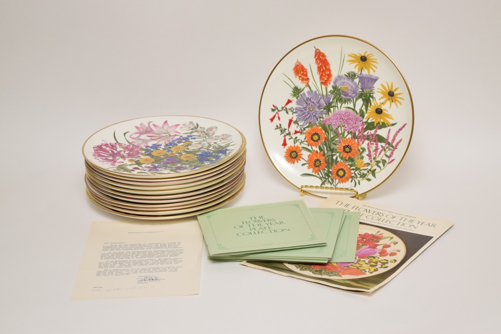 Complete 1977 Franklin Porcelain Flowers of the Year Bone China Plate Collection