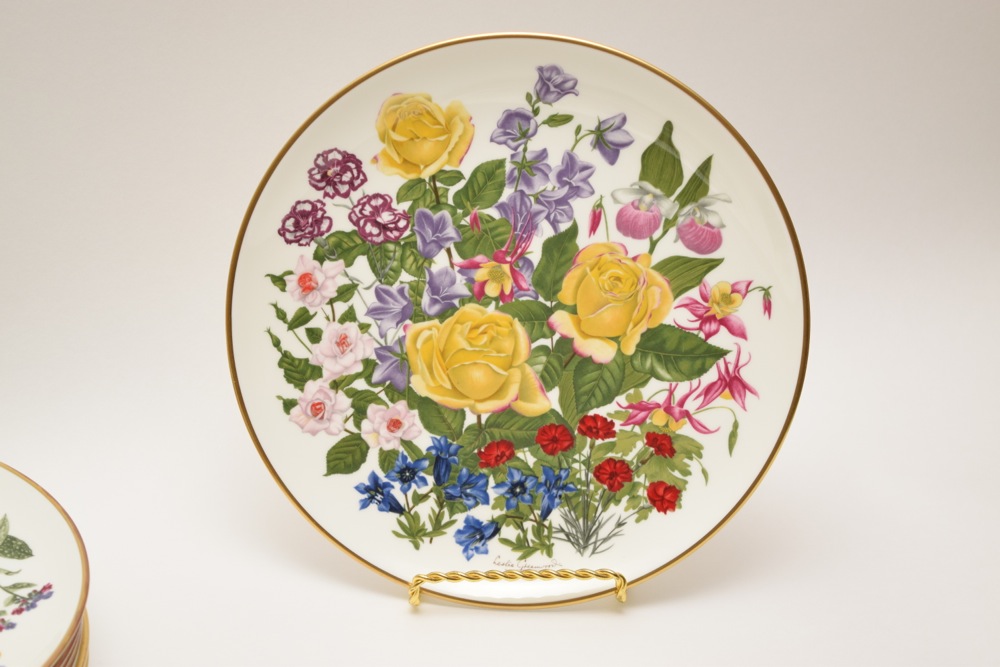 Complete 1977 Franklin Porcelain Flowers of the Year Bone China Plate Collection