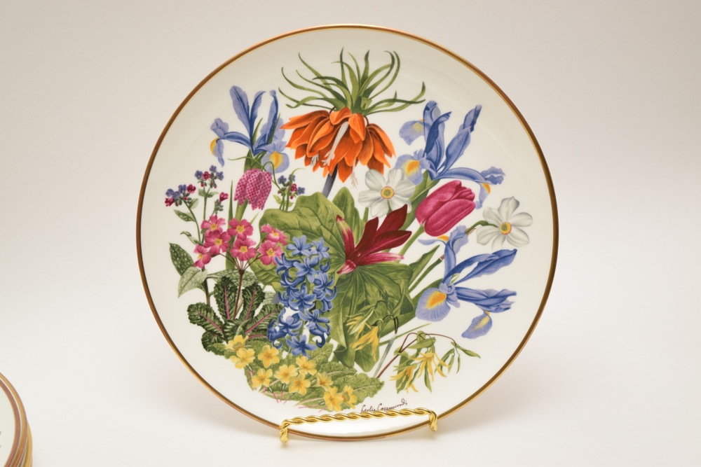 Complete 1977 Franklin Porcelain Flowers of the Year Bone China Plate Collection
