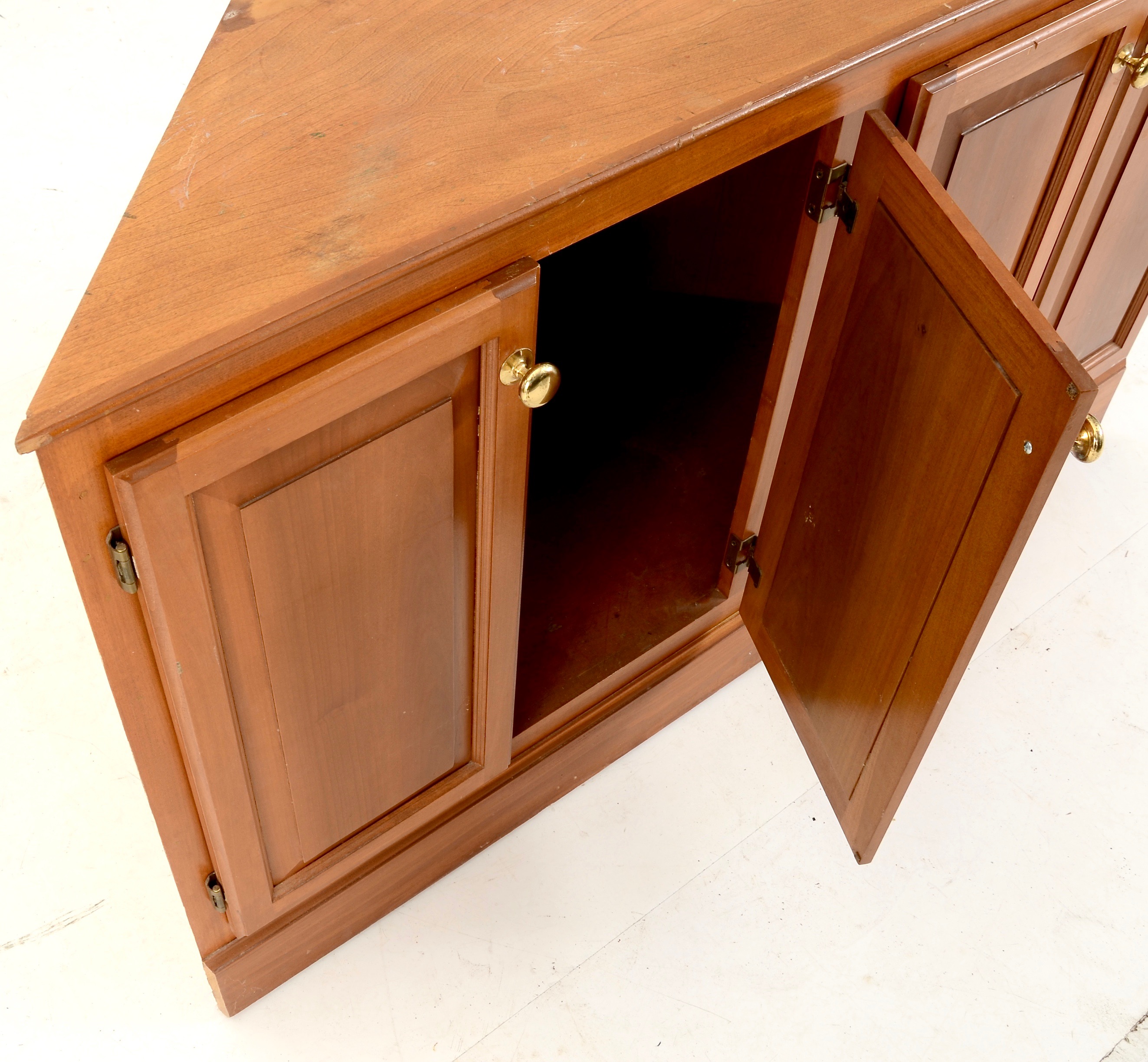 Corner Cabinet Unit