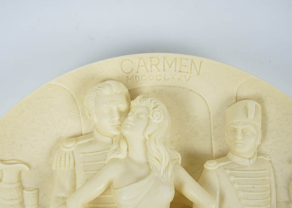 Oggetto d'Arte Alabaster Plate Pair